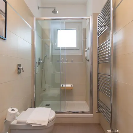 Metro Line 1 Free Parking Apartment