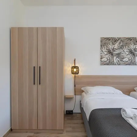 Metro Line 1 Free Parking Apartment *