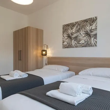 Metro Line 1 Free Parking Apartment *